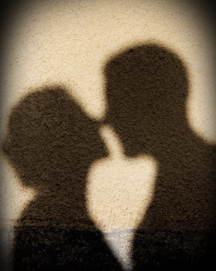 Small Romantic Rituals: How to Keep the Flirt Alive in Your Relationship